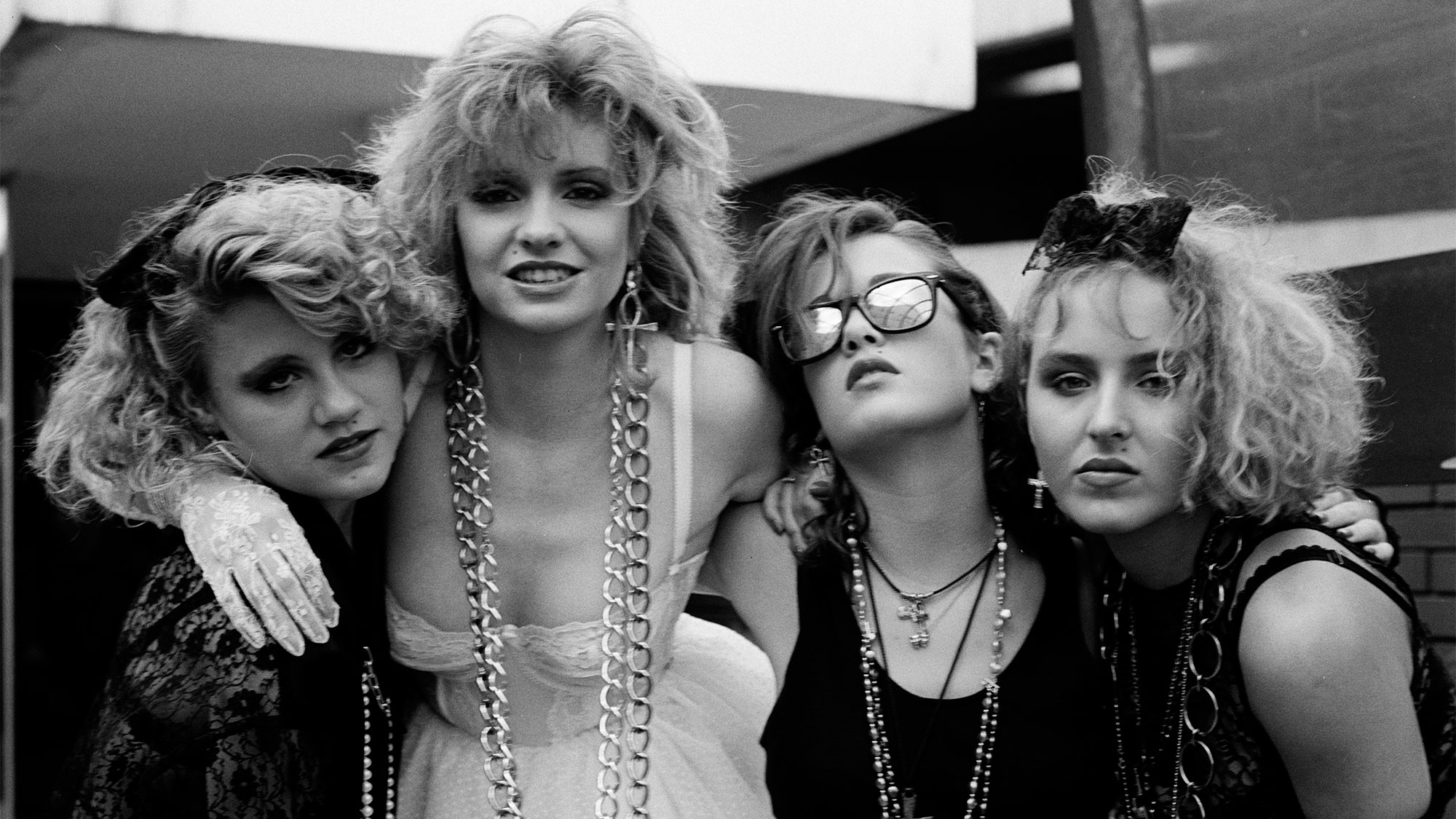 Лесбиянки в стиле 80-х